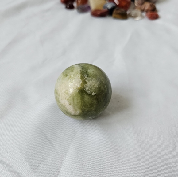 Lot of Tumbled and Polished Crystals - Picture 4 of 10